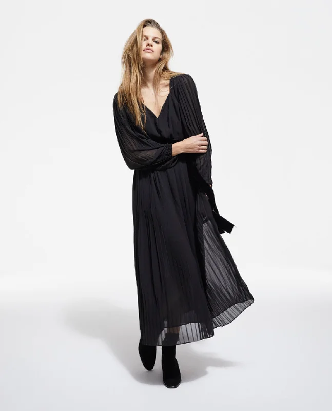 Long-sleeved Maxi Dress Comfortable Fit-and-Flare Maxi Dress