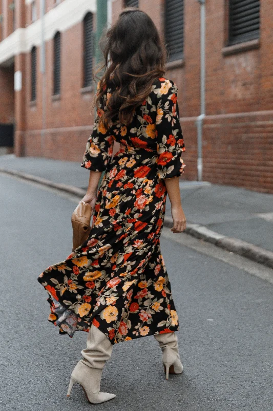 Ruana Maxi Dress - Black Floral Trendy Off-Shoulder Ruffle Maxi Dress