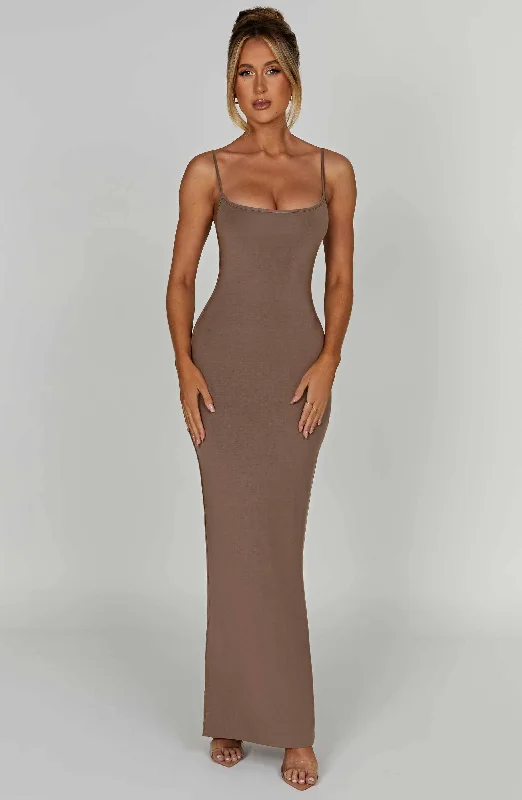Saskia Maxi Dress - Mocha Classic V-Neck Maxi Dress
