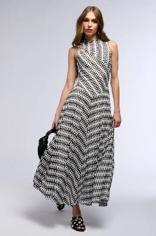 SWEET AND SOPHISTICATED CROCHET MAXI DRESS Elegant Maxi Dress with Pockets