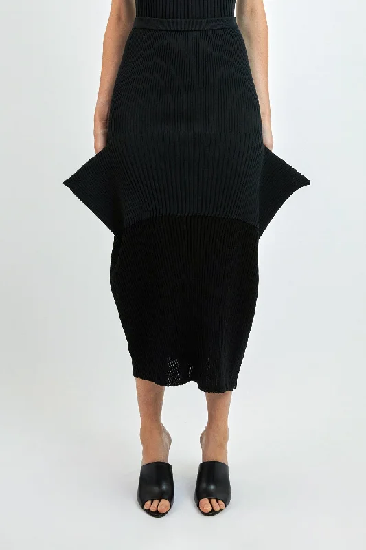 Issey Miyake Sensu Knit Skirt in Black ruffled skirt detail