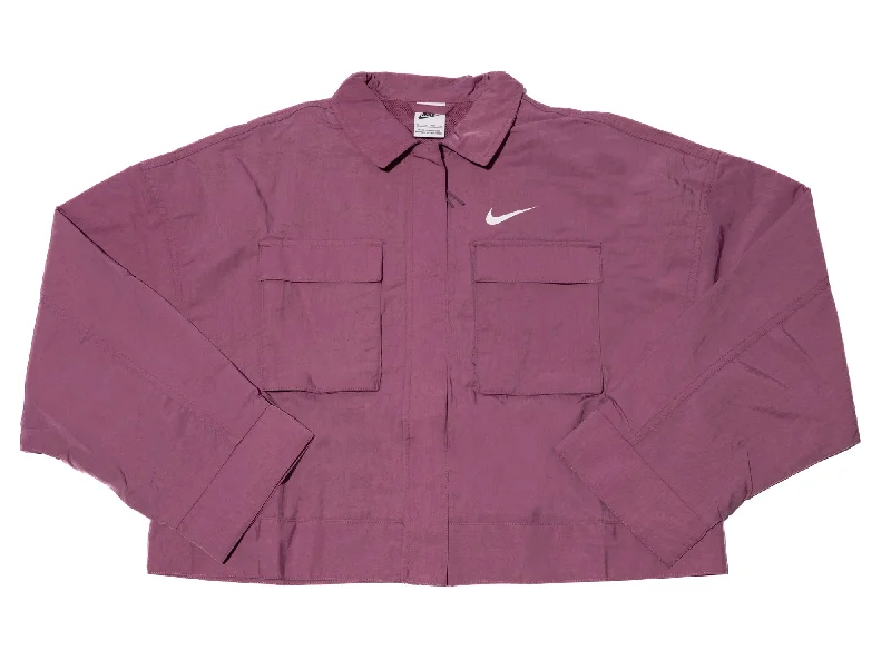 Women's Nike Sportswear Essentials Woven Jacket Front Pockets Side Pockets Patch Pockets Women's Nike Sportswear Essentials Woven Jacket Front Pockets Side Pockets Patch Pockets