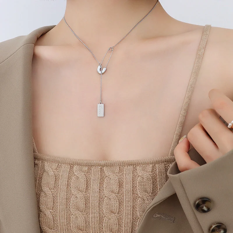 P484 steel pin letter square plate necklace